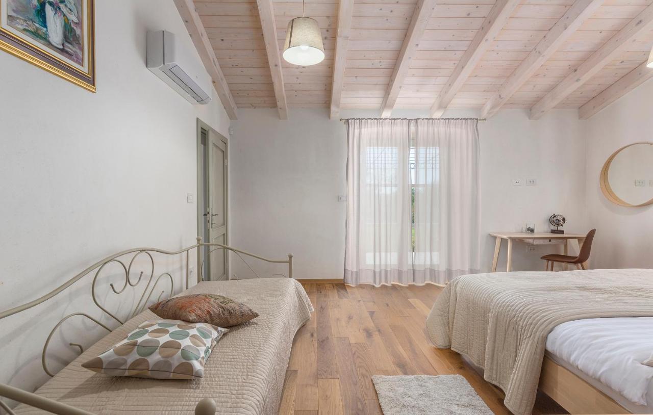 Villa-Osmium Smoljanci Esterno foto