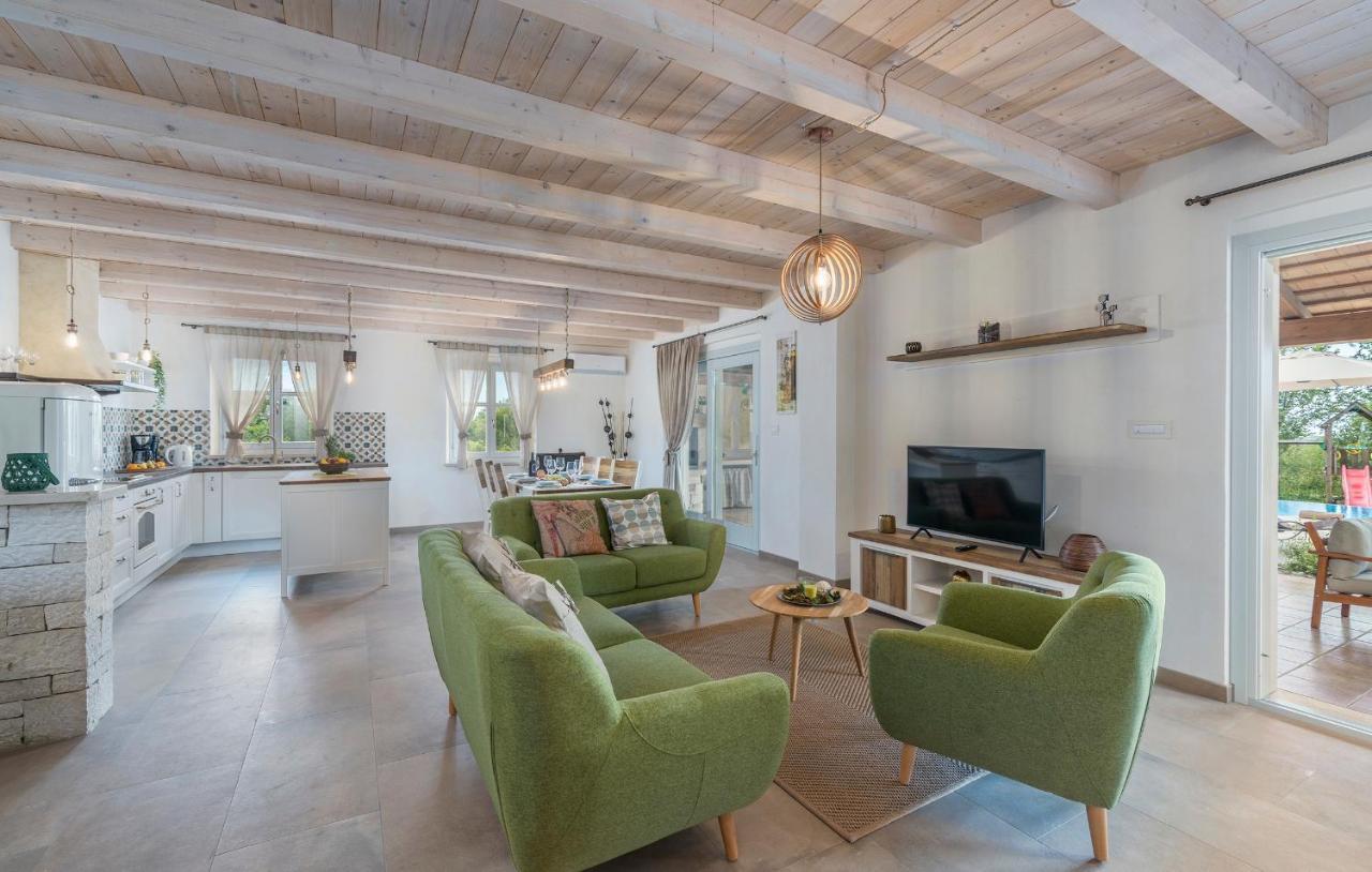 Villa-Osmium Smoljanci Esterno foto