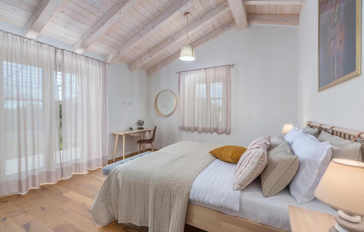 Villa-Osmium Smoljanci Esterno foto
