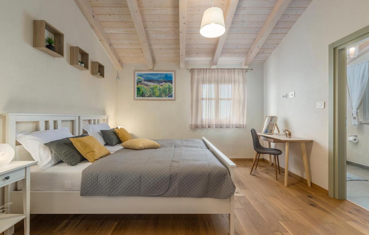 Villa-Osmium Smoljanci Esterno foto