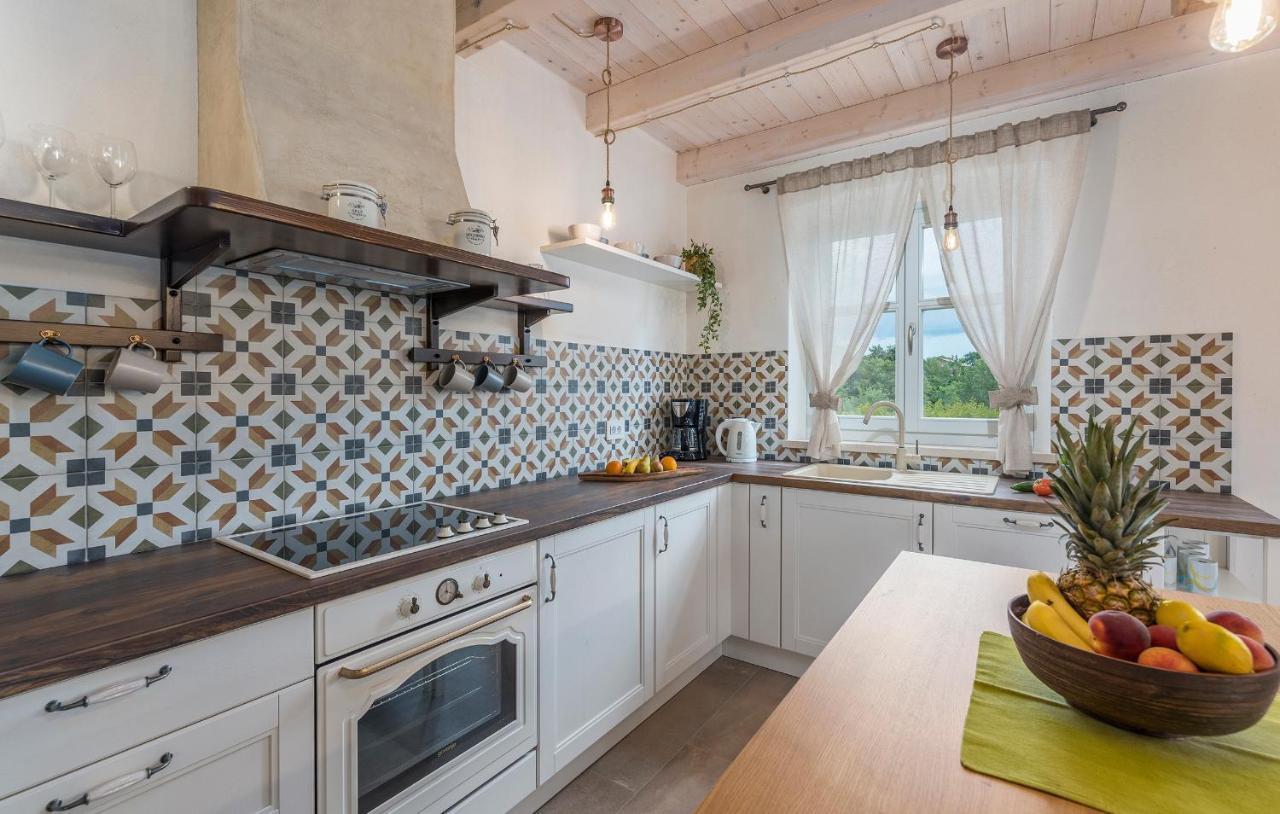 Villa-Osmium Smoljanci Esterno foto