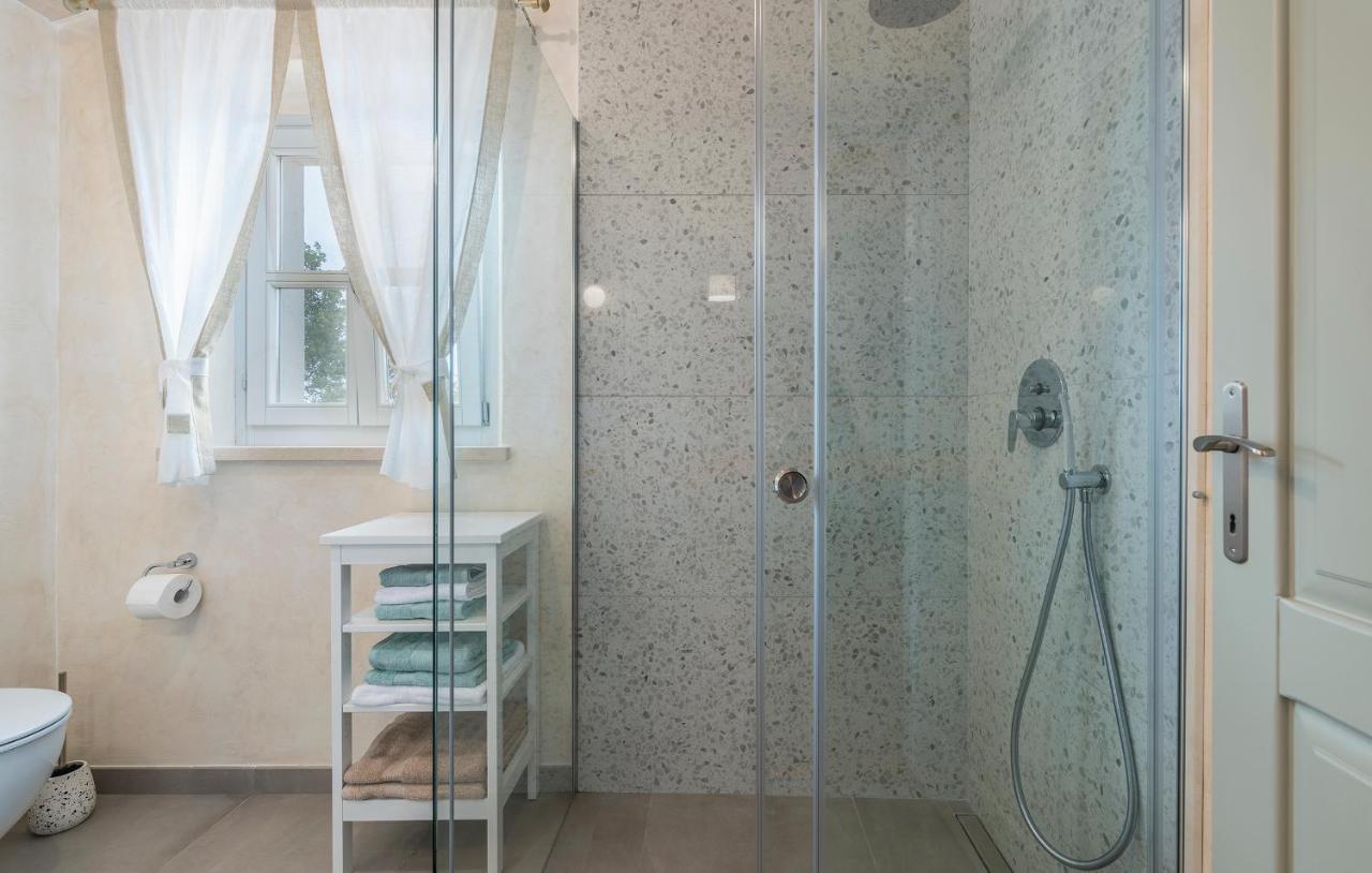 Villa-Osmium Smoljanci Esterno foto