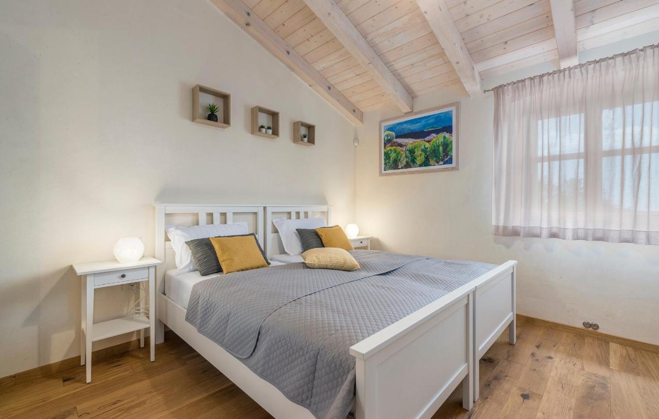 Villa-Osmium Smoljanci Esterno foto