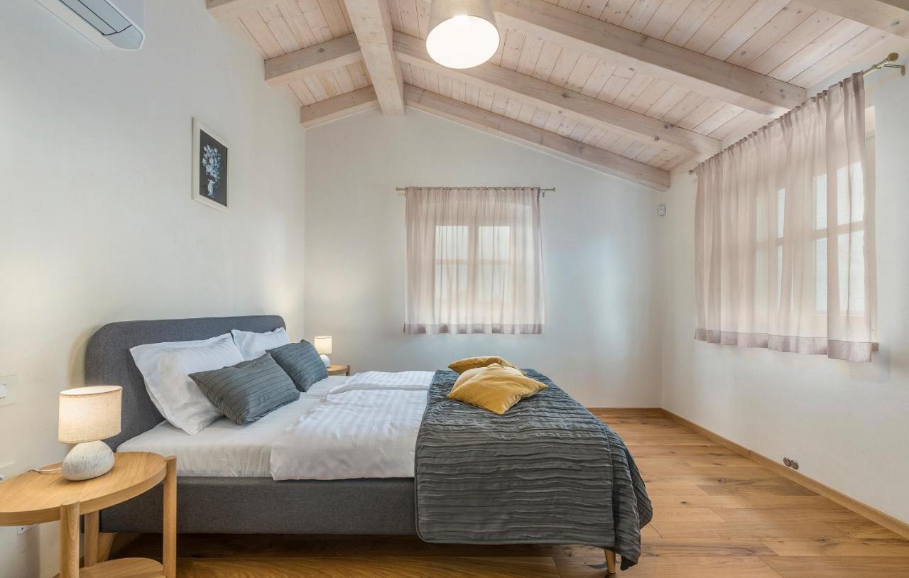 Villa-Osmium Smoljanci Esterno foto